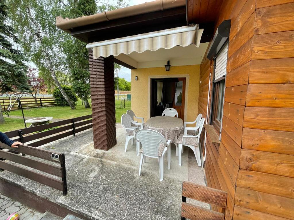 Agnes Nyaralohaz Villa บาลาตอนมารีอาเฟือร์เดอ ภายนอก รูปภาพ